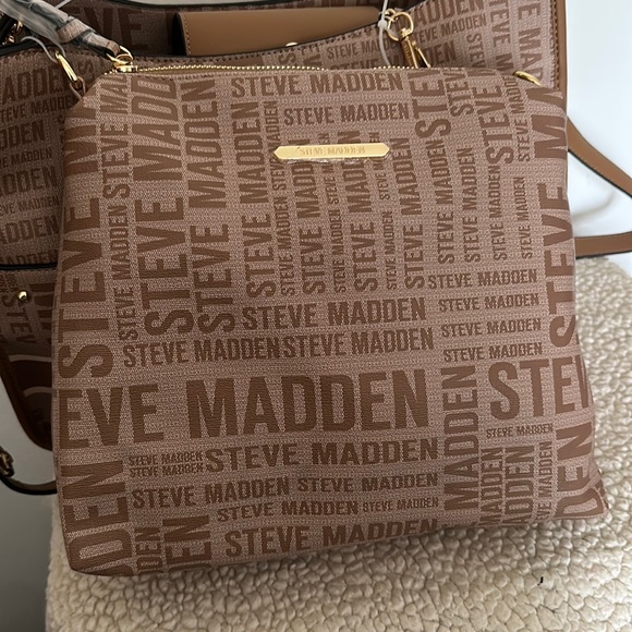 Steve Madden BPierce Logo Bag with Interior Crossbody Pouch - New - Picture 5 of 14